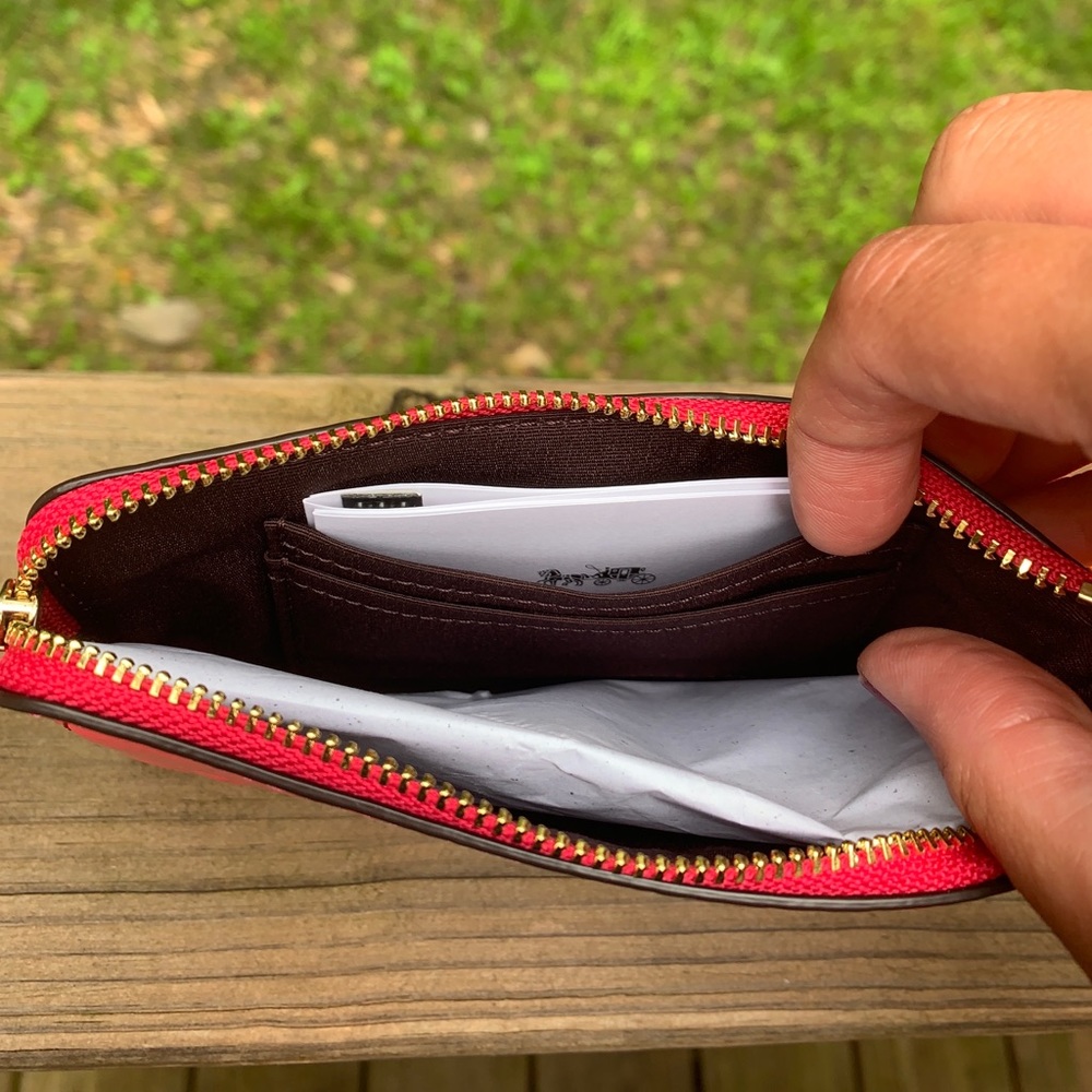 Authentic COACH patent signature logo wristlet ❤️ - Picture 5 of 10